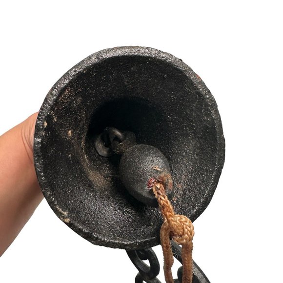 Rustic Cast Iron Rooster Traditional Farmhouse Dinner Bell - Picture 9 of 16